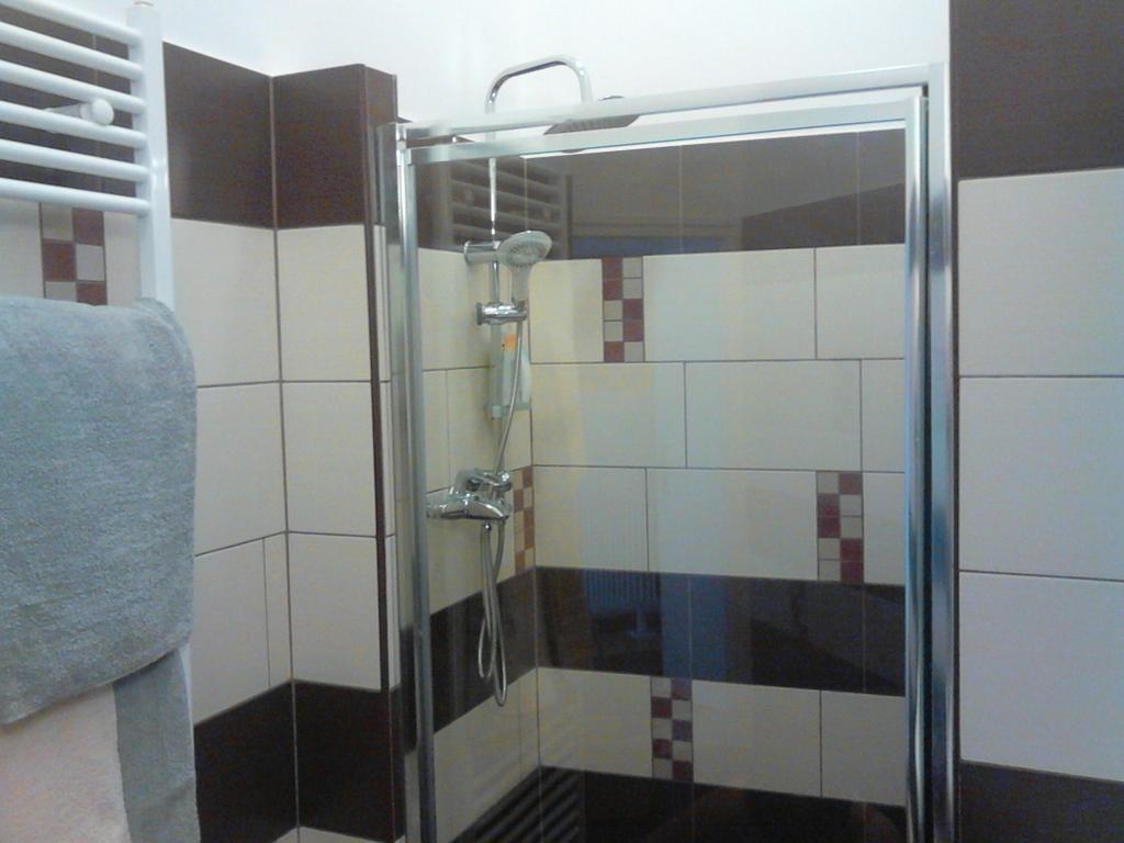 Next Door Apartment Budapest Bilik gambar