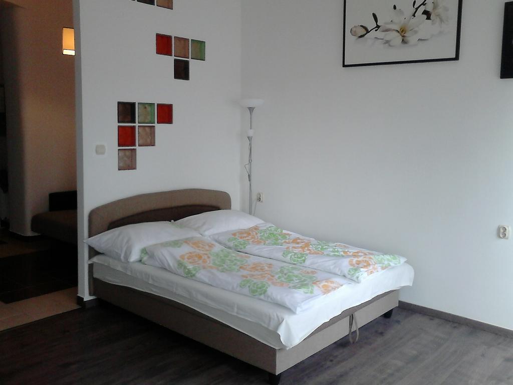 Next Door Apartment Budapest Bilik gambar